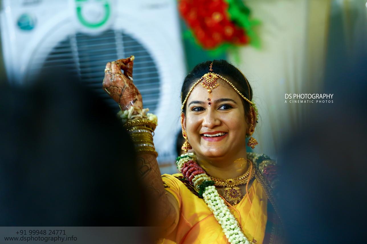 Best Candid Sourashtra Wedding photographer In Madurai